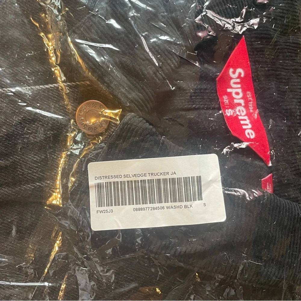 Supreme Distressed Selvedge Trucker Jacket - Picture 3 of 3